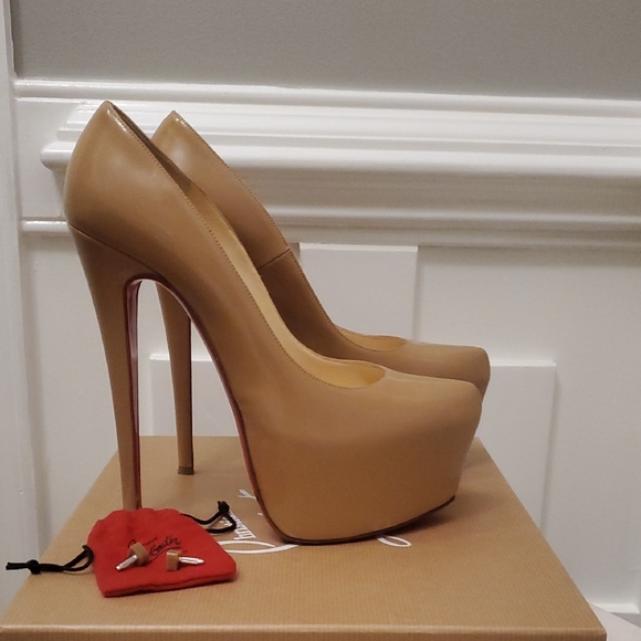 Christian Louboutin Nude Patent Leather Heels - Picture 11 of 11